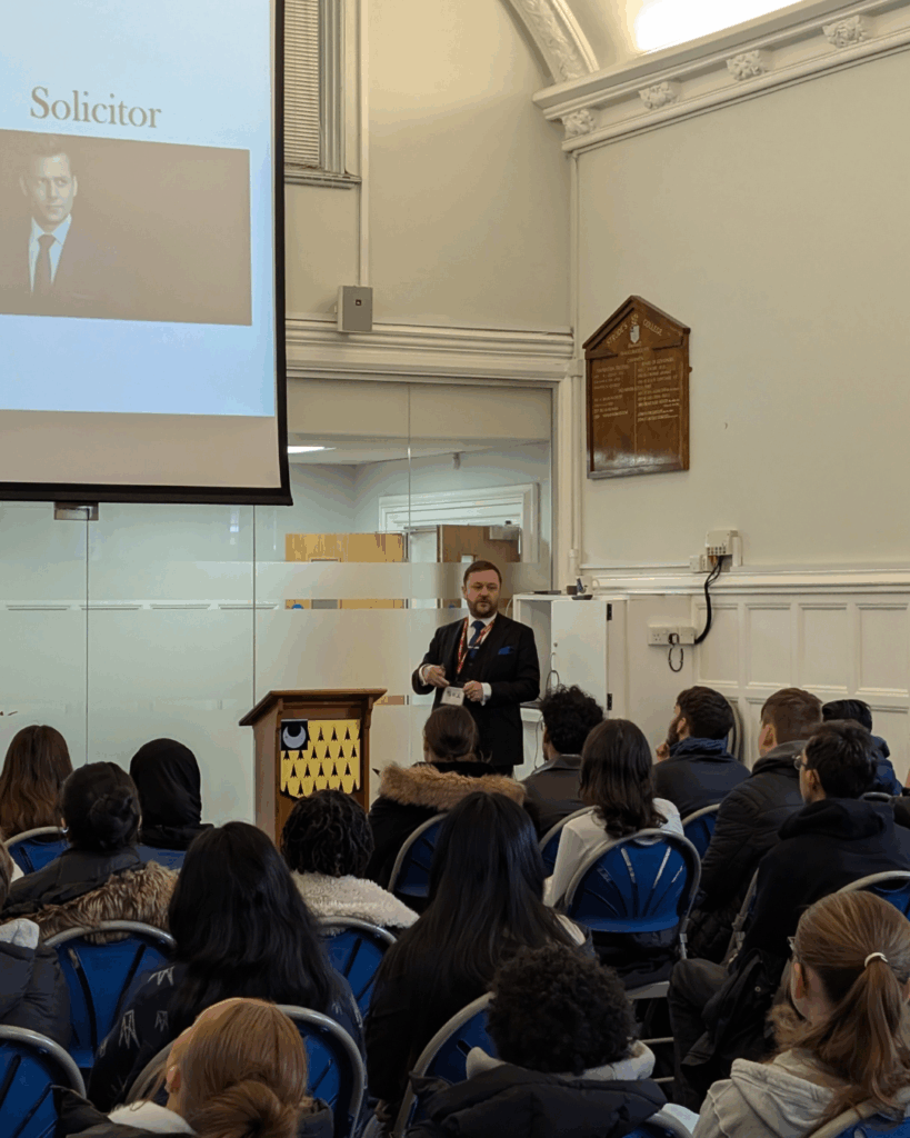 Lee Tilling speaking to students